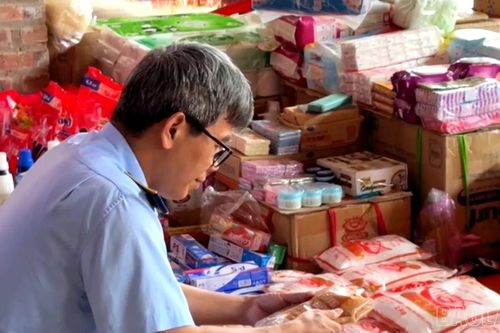 Kiểm soát hàng giả, hàng không rõ nguồn gốc tại chợ phiên vùng cao