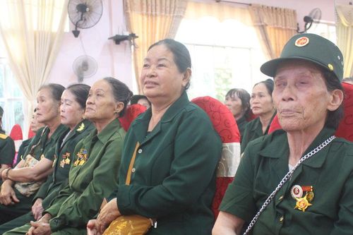 Gửi lại thời con gái ở Trường Sơn