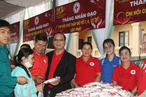 'Phiên chợ 0 đồng' hỗ trợ các hộ dân khó khăn Phường 1 Bảo Lộc