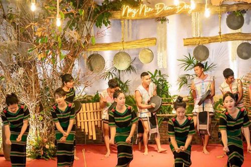 Để 'báu vật sống' yên tâm giữ lửa di sản Lâm Đồng