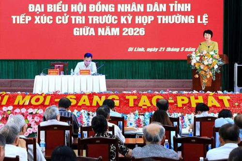 Phó Bí thư Tỉnh ủy, Chủ tịch Ủy ban MTTQ Việt Nam tỉnh Lâm Đồng Phạm Thị Phúc tiếp xúc cử tri xã Di Linh