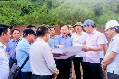 Đẩy nhanh tiến độ xây dựng Trường nội trú tiểu học và THCS Thượng Trạch