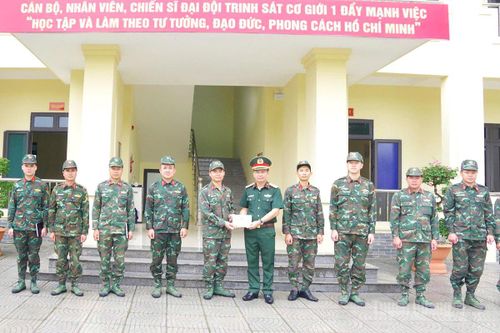 Thiếu tướng Nguyễn Đình Cương kiểm tra công tác huấn luyện, sẵn sàng chiến đấu