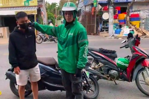 TP.HCM: Xử lý nam tài xế công nghệ hành hung người đi đường