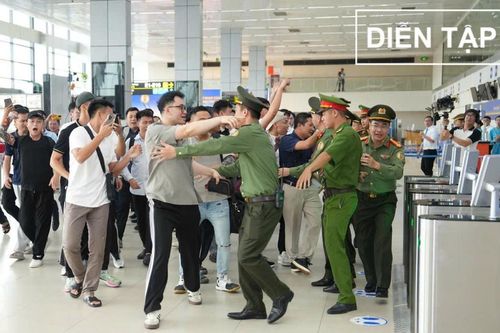 Hơn 300 người diễn tập xử lý tình huống can thiệp bất hợp pháp tại sân bay Nội Bài