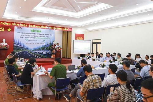 Chuyển từ cấm sang quản lý rủi ro, phát triển hạ tầng xe điện