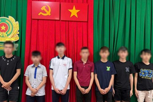 TP. Đồng Nai: Công an bắt nhóm thanh thiếu niên cầm hung khí rượt đuổi nhau trên phố
