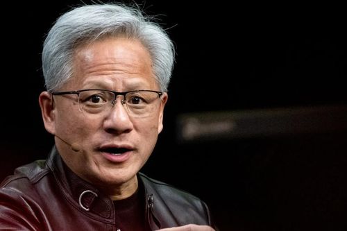 CEO NVIDIA: Người không biết dùng AI mới có nguy cơ mất việc