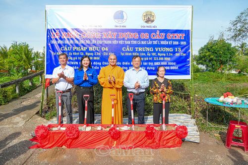 Thêm 2 cầu mới nối nhịp giao thông vùng nông thôn Xã Trần Văn Thời