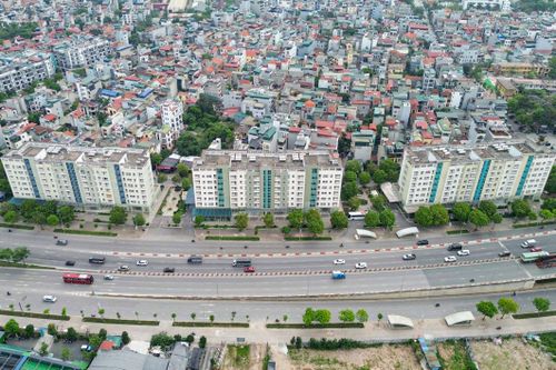 Cận cảnh nơi ở mới của các hộ dân rời ven sông Hồng để xây cầu