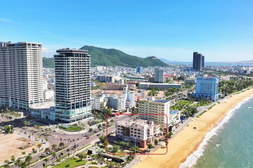 Cận cảnh tháo dỡ khách sạn hạng sang chắn biển Quy Nhơn