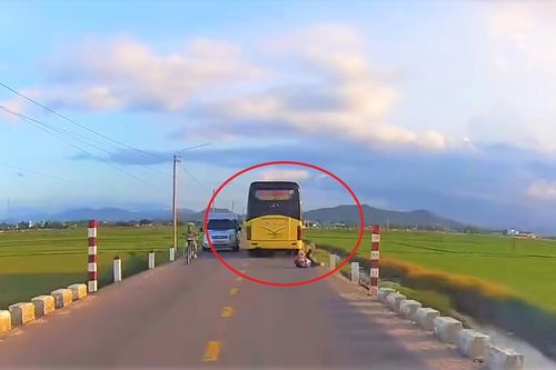 Xác minh clip xe khách bỏ đi sau va quệt khiến một học sinh ngã ở Gia Lai