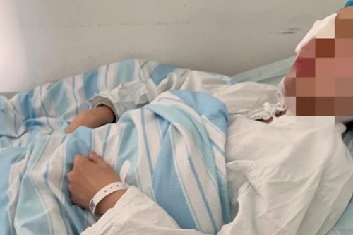 Can ngăn học sinh đánh nhau, cô giáo ở Trung Quốc trọng thương