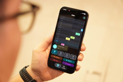 Sinh viên Bách Khoa được Apple mời đến Mỹ nhờ app sáng tác cho người 'mù' nhạc