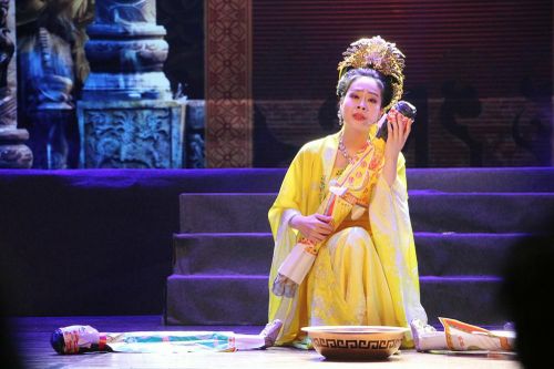 Thử thách và cơ hội cho lớp nghệ sĩ trẻ