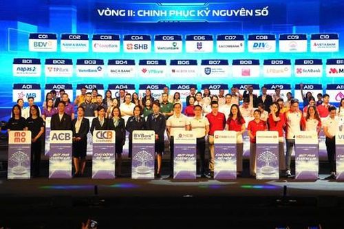 Ngân hàng phải tiên phong chuyển đổi số