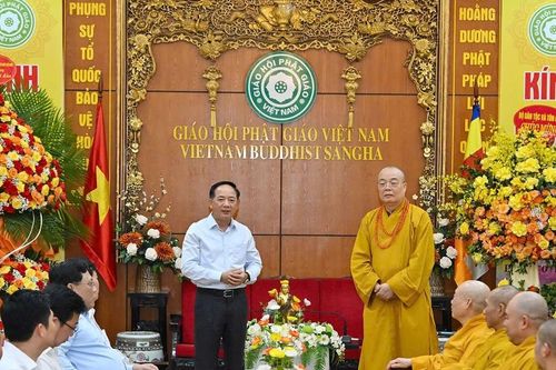 Đồng chí Trịnh Văn Quyết thăm, chúc mừng Trung ương Giáo hội Phật giáo Việt Nam