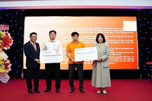 Trao tặng thêm 250 triệu đồng đến những nạn nhân chất độc da cam