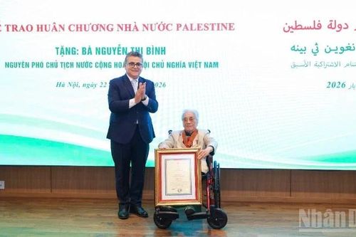Trao Huân chương 'Ngôi sao Công trạng' của Nhà nước Palestine tặng nguyên Phó Chủ tịch nước Nguyễn Thị Bình