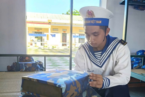 Vượt lên hoàn cảnh, rạng ngời ý chí người chiến sĩ Hải quân