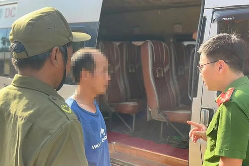 Công an Quảng Ngãi giúp người đàn ông đi lạc hơn 250km về nhà