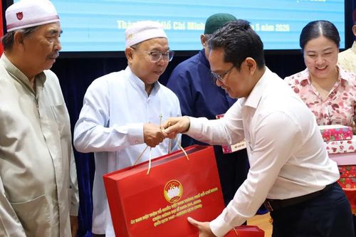 TPHCM họp mặt cộng đồng Hồi giáo nhân Đại lễ Raya Idil Adha Hồi lịch 1447