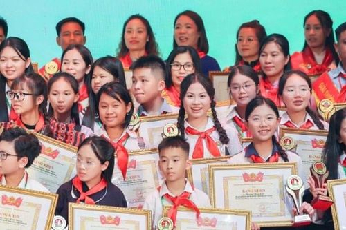 Học sinh tiêu biểu Thủ đô nhận Giải thưởng Kim Đồng