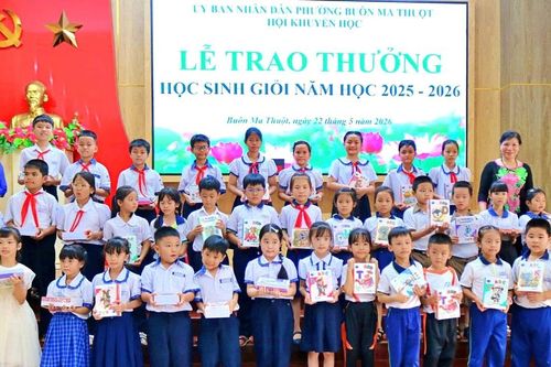 Khơi dậy khát vọng hiếu học từ 'trái tim' phố núi