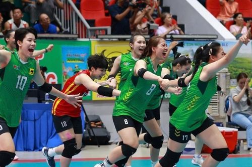 Thanh Thúy bùng nổ, đưa CLB VTV Bình Điền Long An thẳng tiến vào chung kết