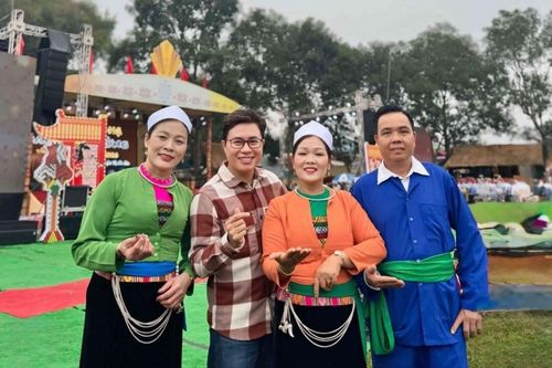 Mường Bi: Khi di sản 'cất lời' trong nhịp chiêng Khai Hạ