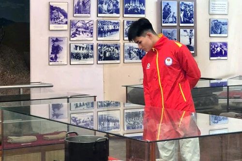 Vận động viên đội tuyển quốc gia thăm địa chỉ đỏ, hun đúc khát vọng cống hiến
