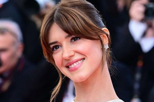 Bộ váy khiến thảm đỏ Cannes bùng nổ