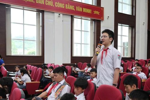 Trẻ em đối thoại với đại biểu Quốc hội, đại biểu Hội đồng nhân dân tỉnh