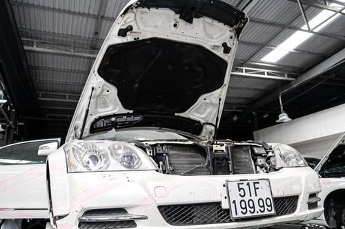Ô tô Maybach đã gỡ bánh của bà Trương Mỹ Lan được bán hơn 16,6 tỷ đồng