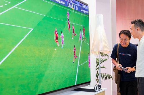 Có thể tắt tiếng bình luận viên bóng đá khi xem World Cup 2026 trên AI TV