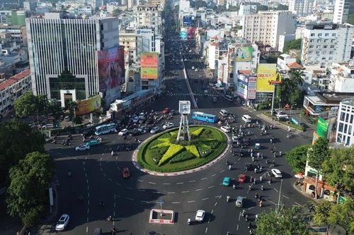 Vòng xoay Điện Biên Phủ đổi cách đi, xe cộ chạy ra sao từ ngày 23/5