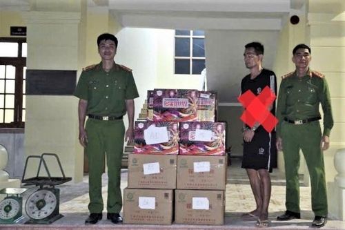 Khởi tố người đàn ông buôn bán hơn 255 kg pháo nổ