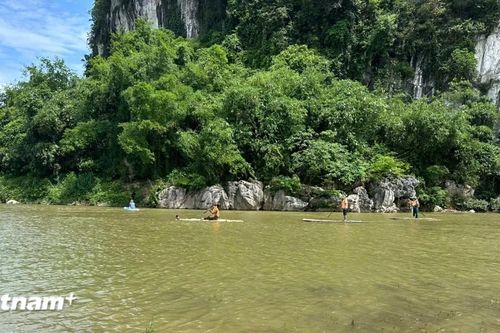 Nam thanh niên mất tích khi cứu hai người bạn đuối nước trên sông Bôi