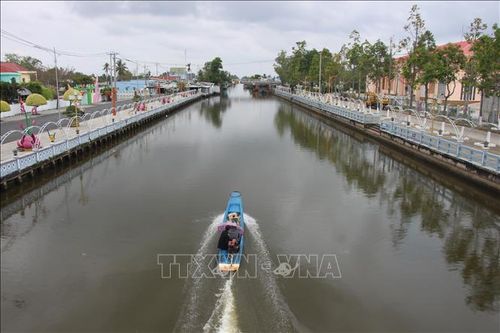 Giải bài toán hạn mặn, xây dựng vùng lúa bền vững
