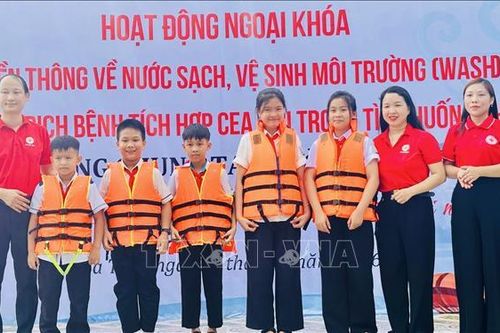 Trang bị kỹ năng ứng phó thiên tai và phòng chống dịch bệnh cho học sinh
