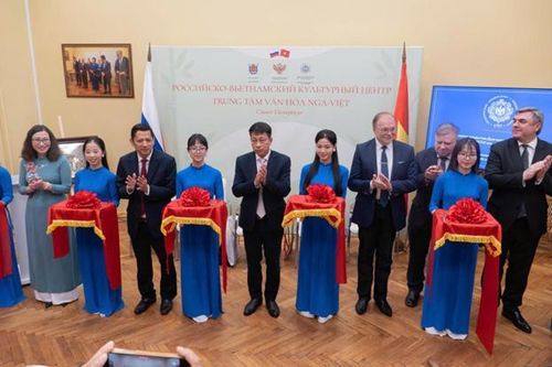 Ra mắt Tủ sách tiếng Việt tại Trung tâm Văn hóa Nga – Việt