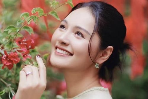 'Hoa hậu đẹp nhất châu Á': U40 sở hữu vẻ đẹp trường tồn cùng thời gian