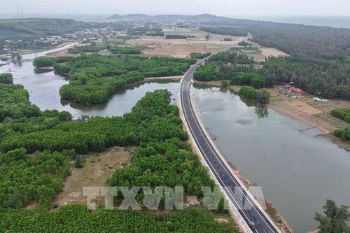 Khẩn trương xử lý 'ách tắc' mặt bằng đường ven biển Dung Quất - Sa Huỳnh