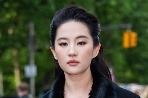 Lo lắng cho tình trạng hiện tại của Lưu Diệc Phi