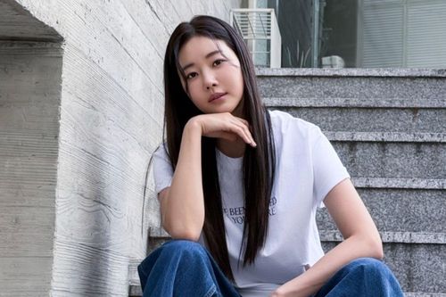 Kim Sa Rang khoe vẻ đẹp trẻ trung gây sốt cõi mạng