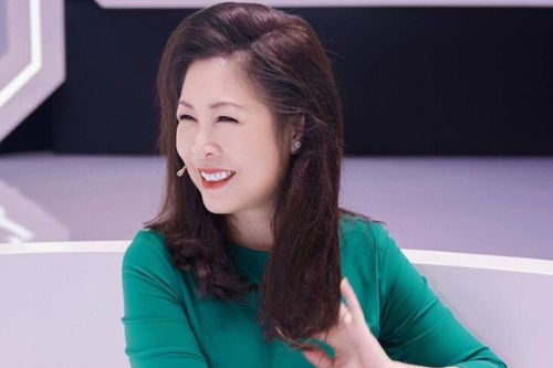 Trẻ ra nhờ giảm cân thành công, đâu là bí quyết của NSND Hồng Vân?