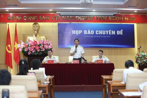 Cục Thuế lên tiếng về việc nợ thuế ít vẫn bị tạm hoãn xuất cảnh