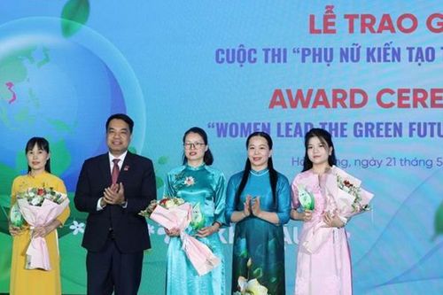 Hội Liên hiệp Phụ nữ xã Núi Thành đoạt giải Khuyến khích cuộc thi 'Phụ nữ kiến tạo tương lai xanh'