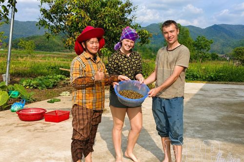 Khắc phục rào cản ngoại ngữ trong du lịch cộng đồng