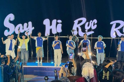 Dàn nghệ sĩ 'Say Hi Rực Rỡ' khuấy động đêm nhạc tại Cù Lao Xanh